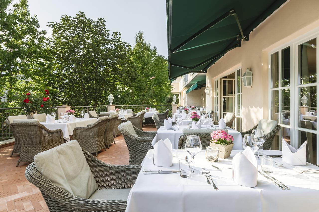 Hotel Pienzenau Am Schlosspark Merano Exterior photo